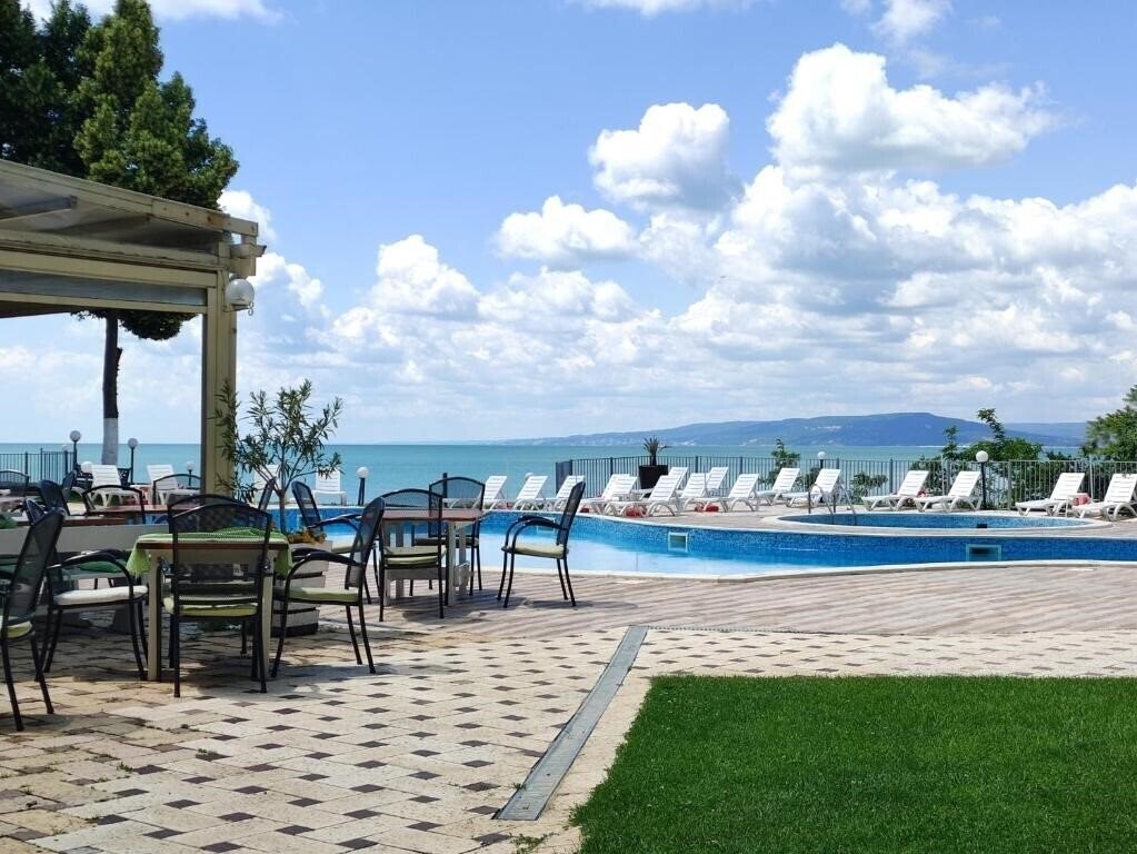 Апартаменты Helios Balchik 3*