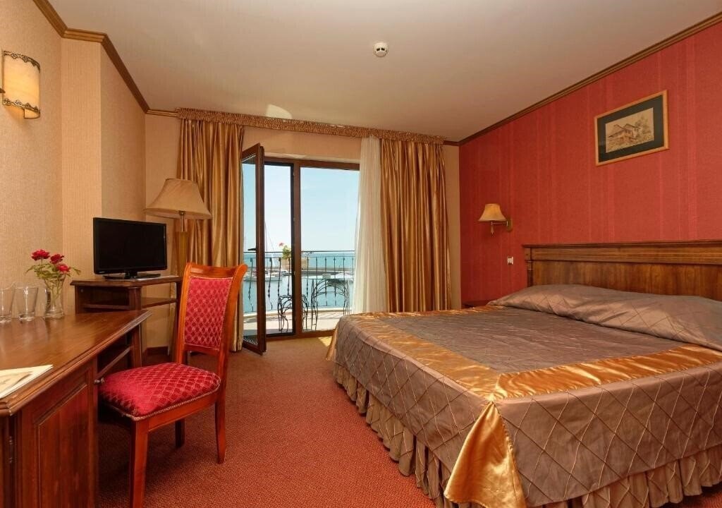 Картинка Mistral Hotel 4*