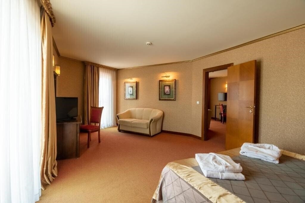 Вид Mistral Hotel 4*