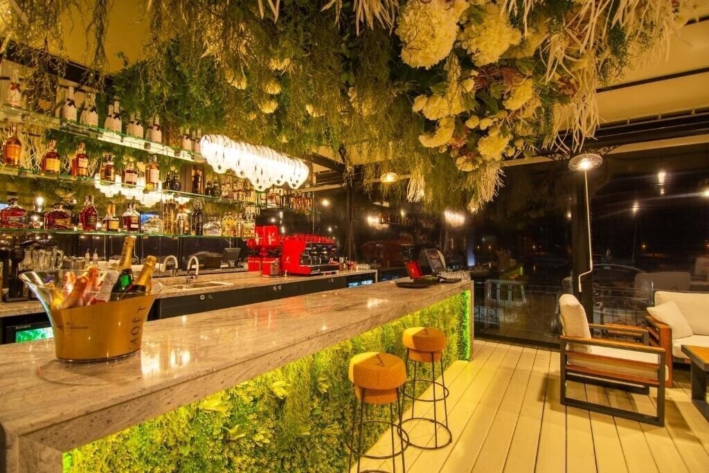 Панорама Mistral Hotel 4*