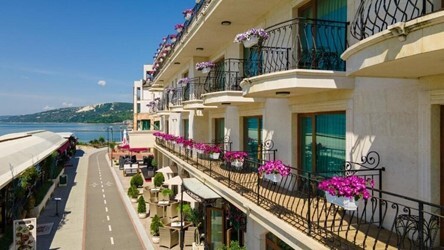 Отель Diskrete Beach 2*