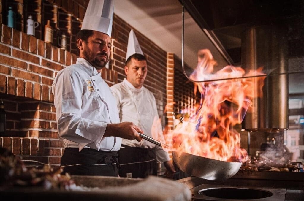 Панорама Katarino Hotel & SPA 4*