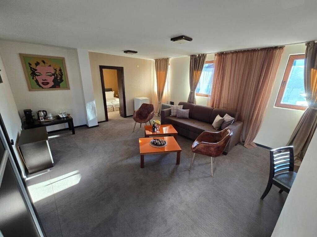 Вид Florimont Heights 4*