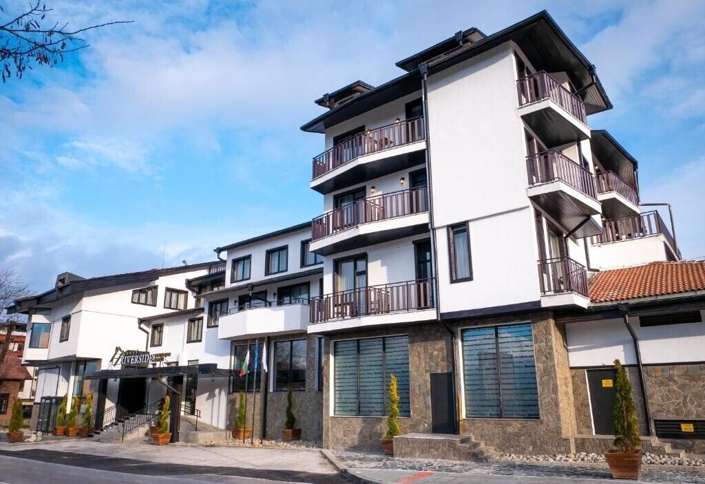 Отель Riverside 4*
