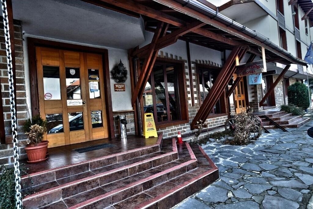 Отель Friends 3*