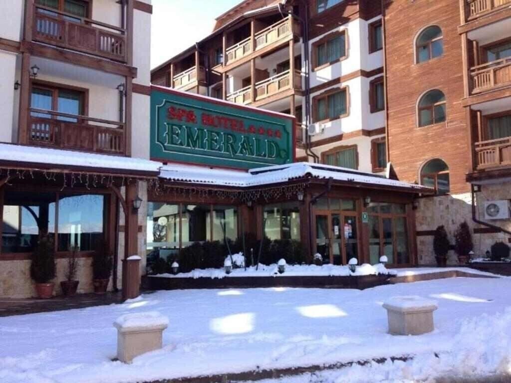 Территория Emerald SPA Hotel (ex. Emerald, Fingroup Emerald SPA Hotel) 4*