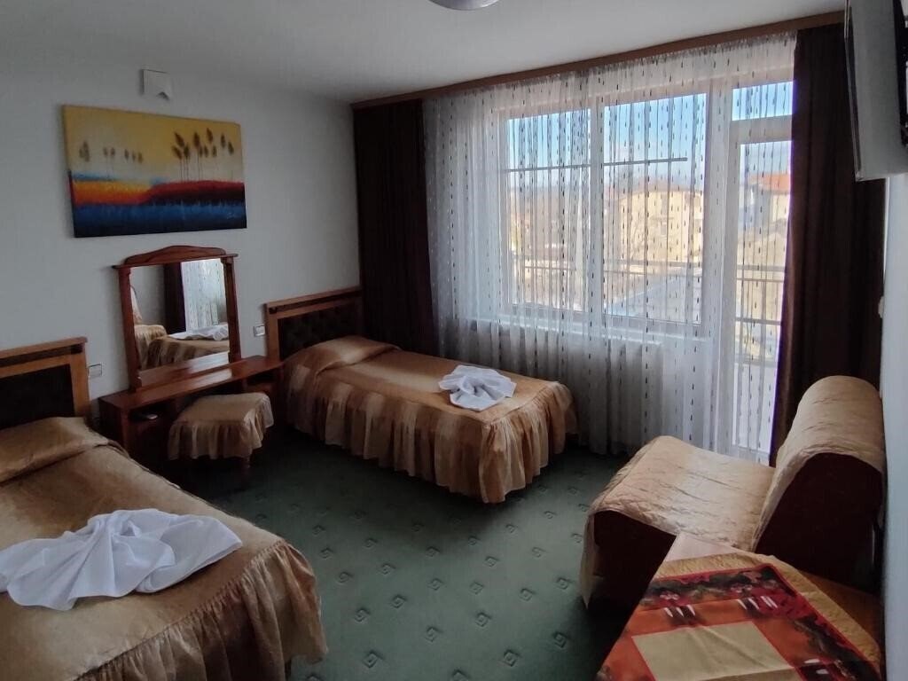 Территория Guest House Grachenovi 3*