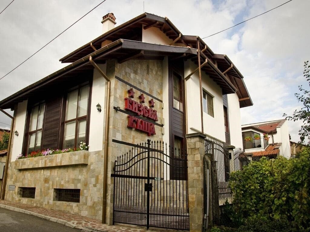 Вид Bizev Hotel 3*