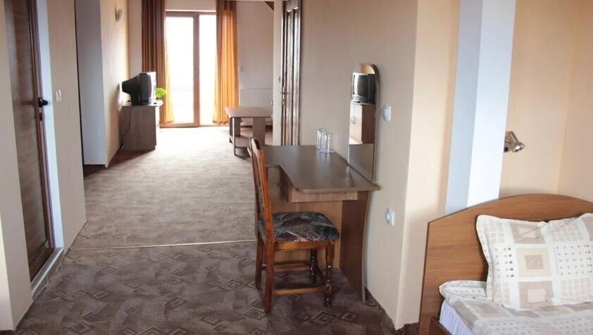 Територія Elena Lodge (ex. Elena House Family Hotel, Family Hotel Elena Lodge) 3*