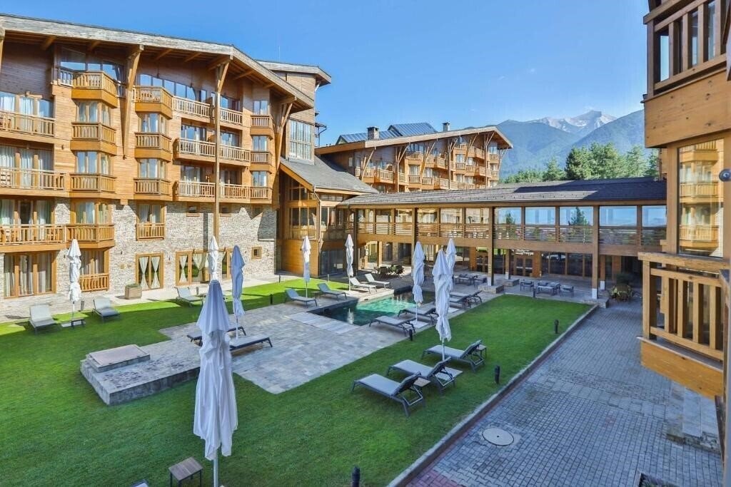 Панорама Pirin Golf & Country Club Holiday Apartments 4*