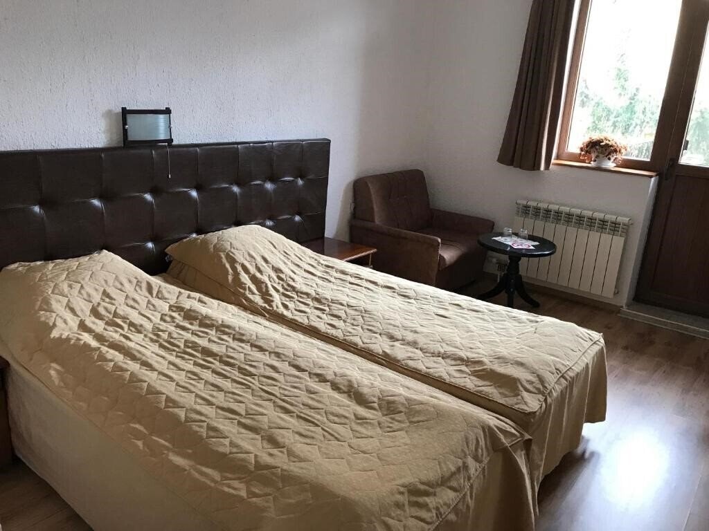 Панорама Durchova Kashta Family Hotel (ex. Durchova Kyscha) 3*