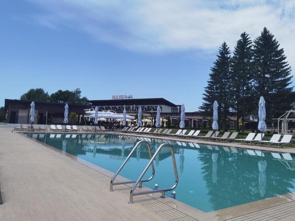 Территория Belchin Garden 4*