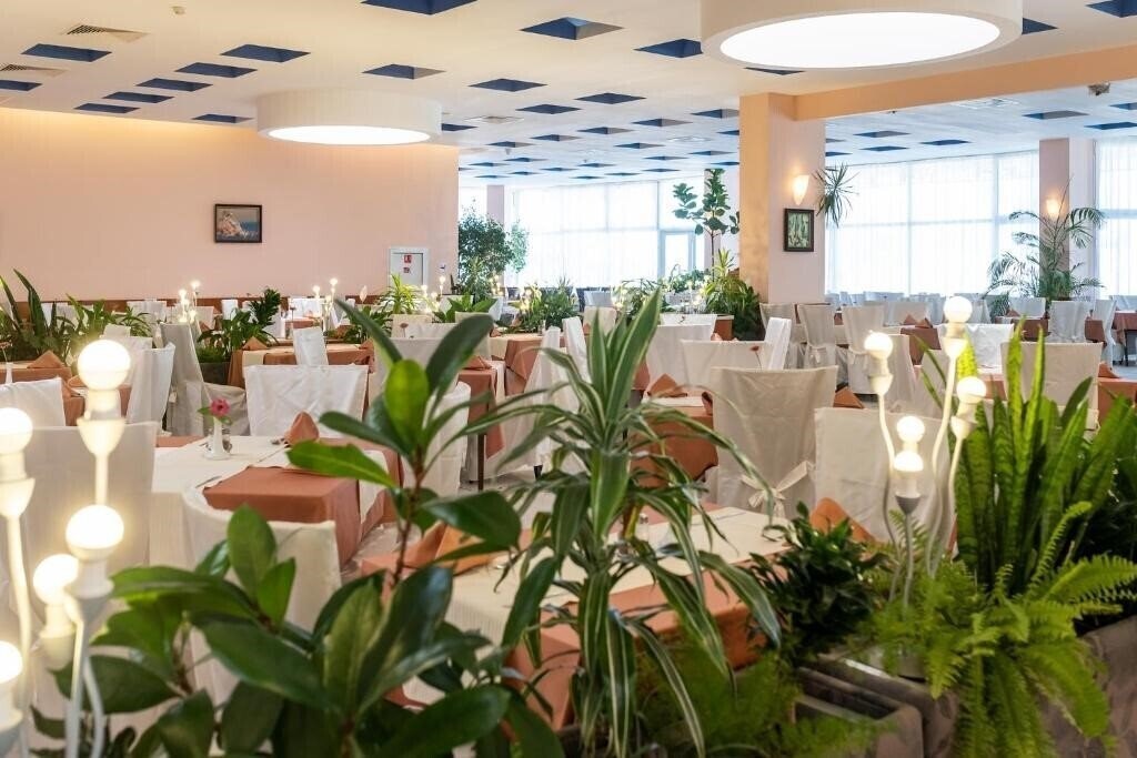 Апартаменты Burgas Beach 4*