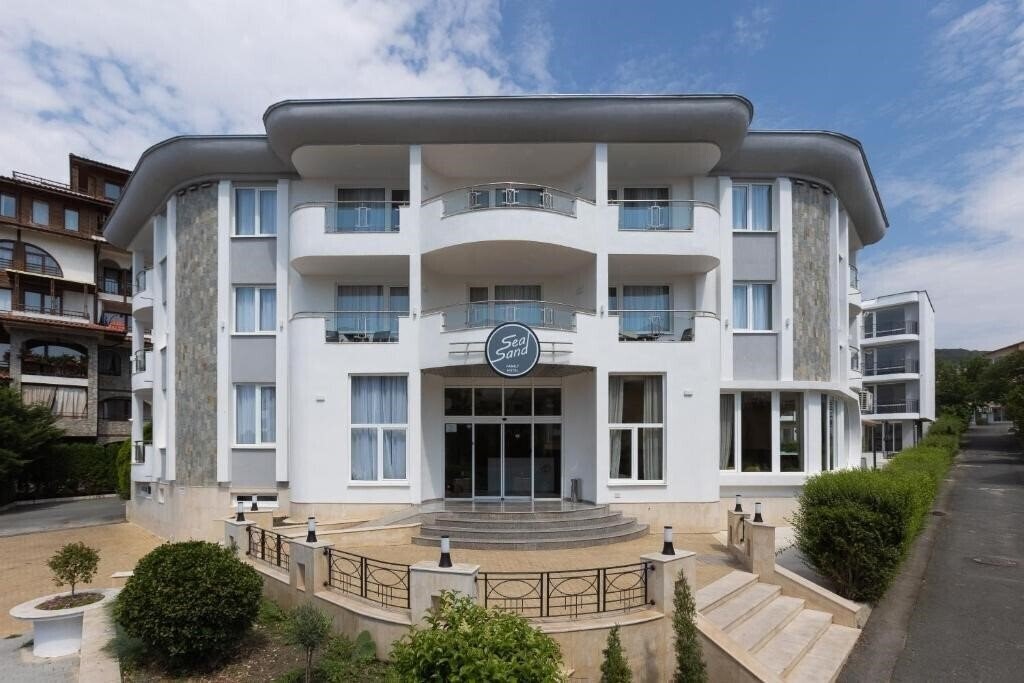 Апартаменти Hotel Sea Sand 3*