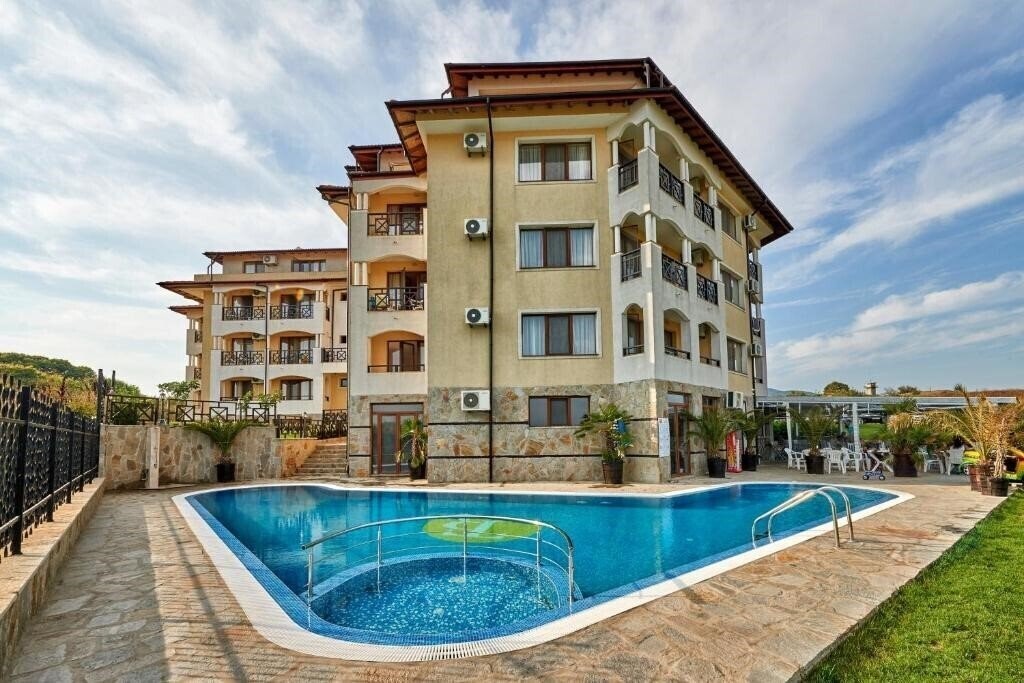 Отель Tomas Residence 3*