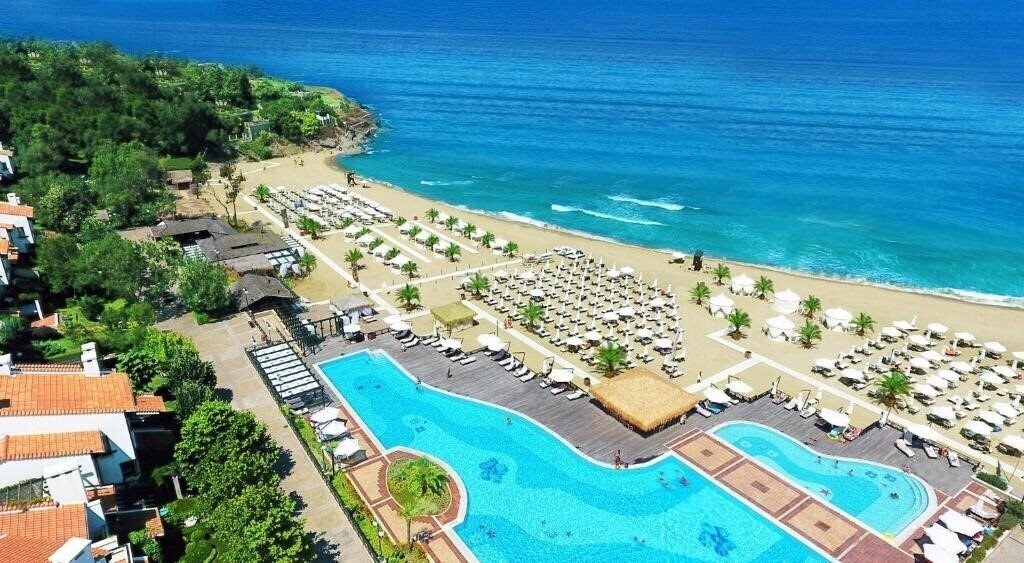 Територія Oasis Resort & SPA апартаменты
