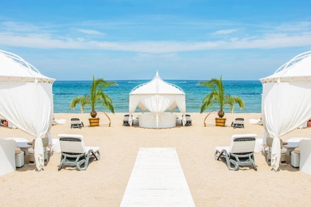 Панорама Oasis Resort & SPA апартаменты