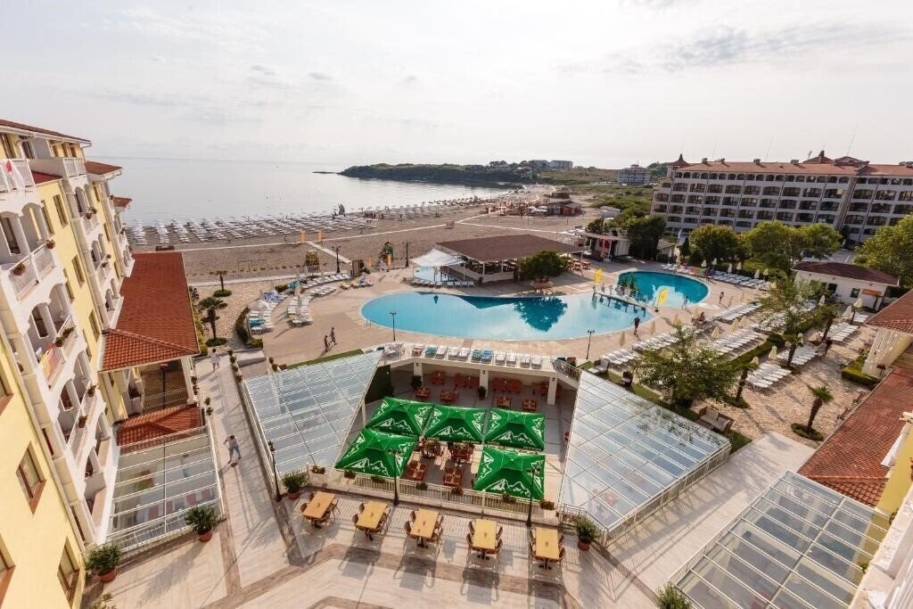 Апартаменты Serenity Bay Hotel 4*