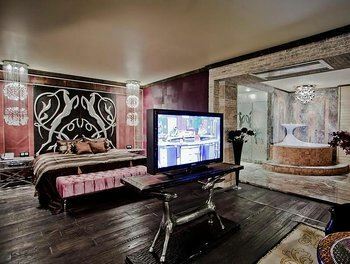 Апартаменти Royal Castle 5*