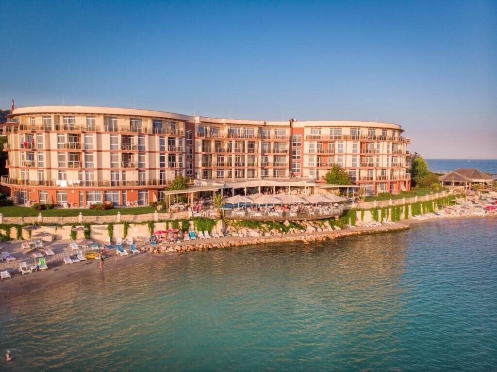 Отель Royal Bay Resort & Aqua Park 4*