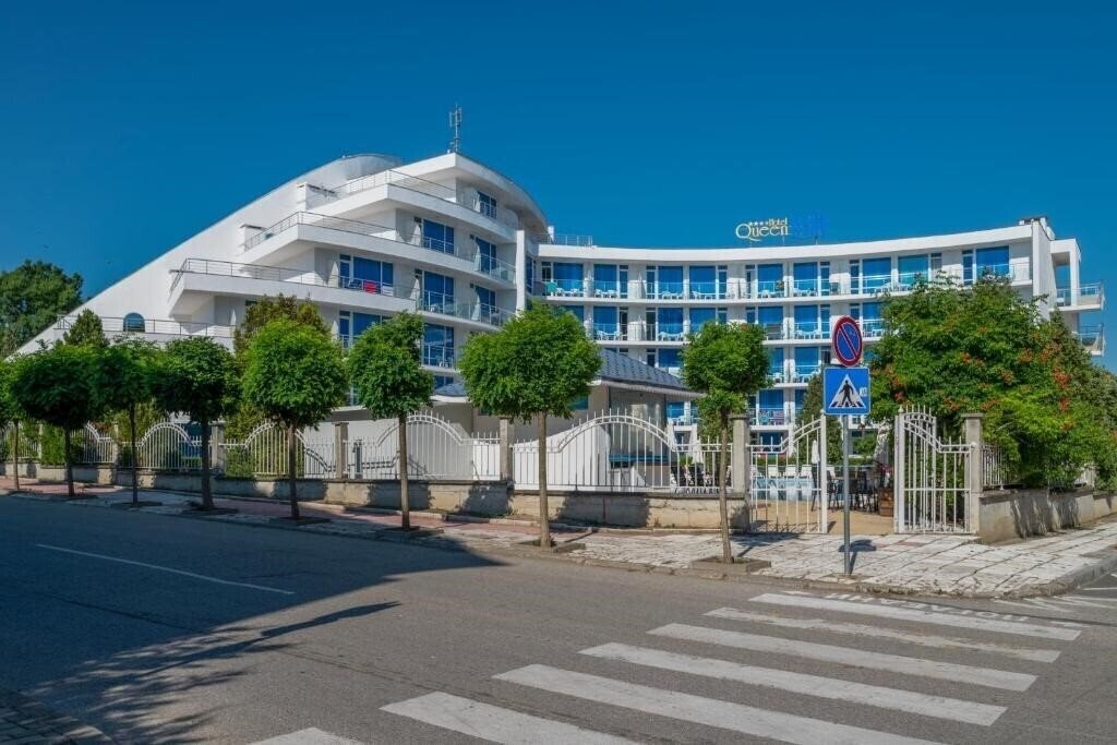 Фото Queen Nelly Park 3*