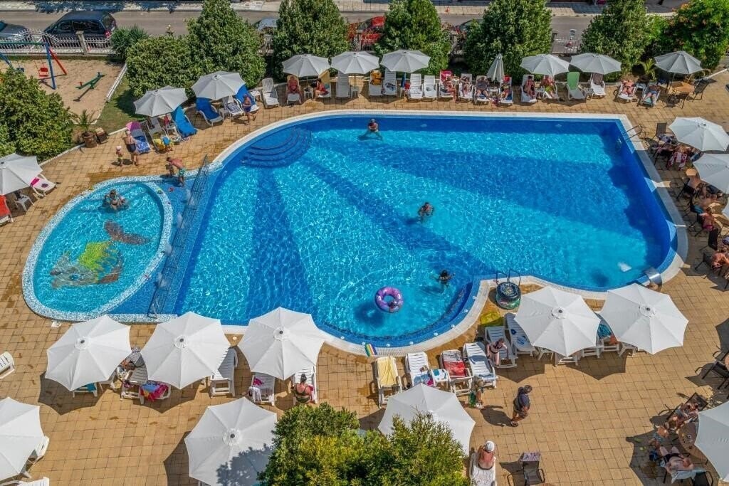 Территория Queen Nelly Park 3*