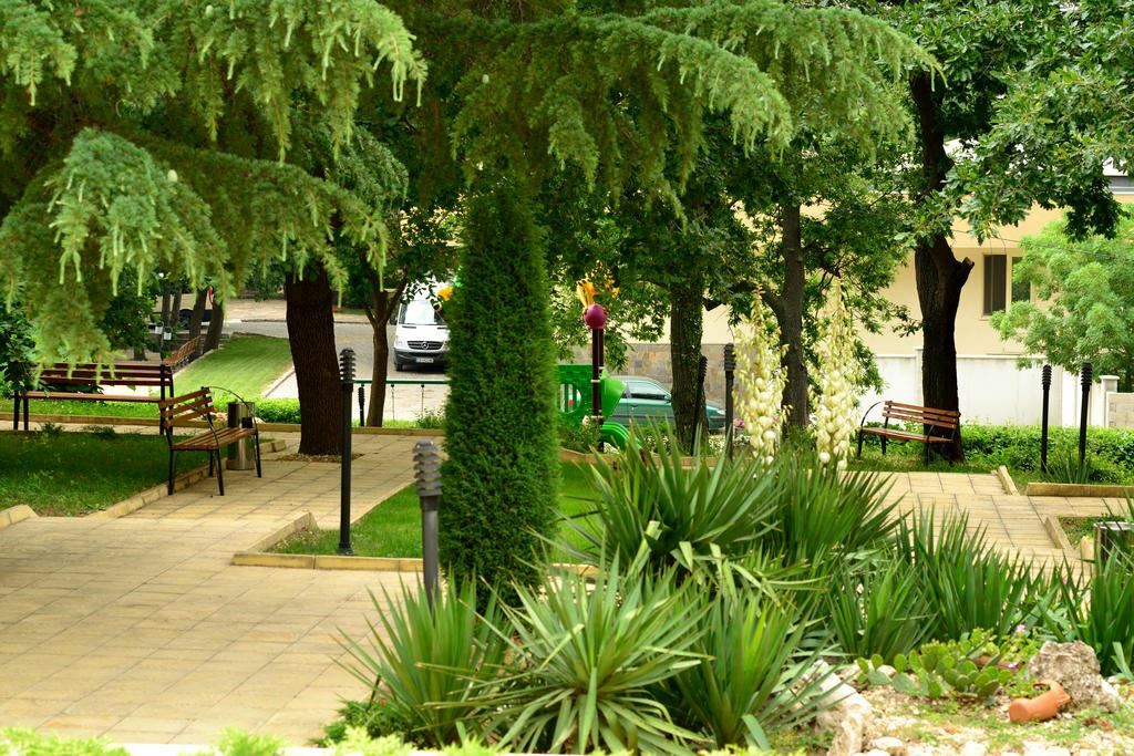 Територія Glicinia 3*