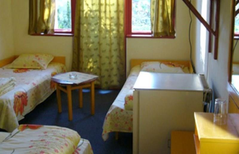 Фото Amirov Garden (ex. Family Hotel Amirov, Amirov) 2*