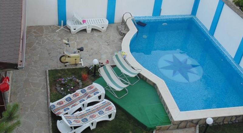 Территория Topalovi Family Hotel-West 3*