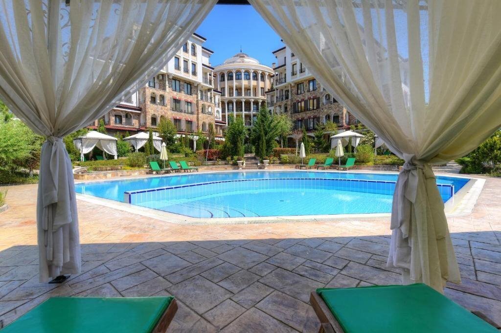 Панорама Apart Hotel Esteban 3*