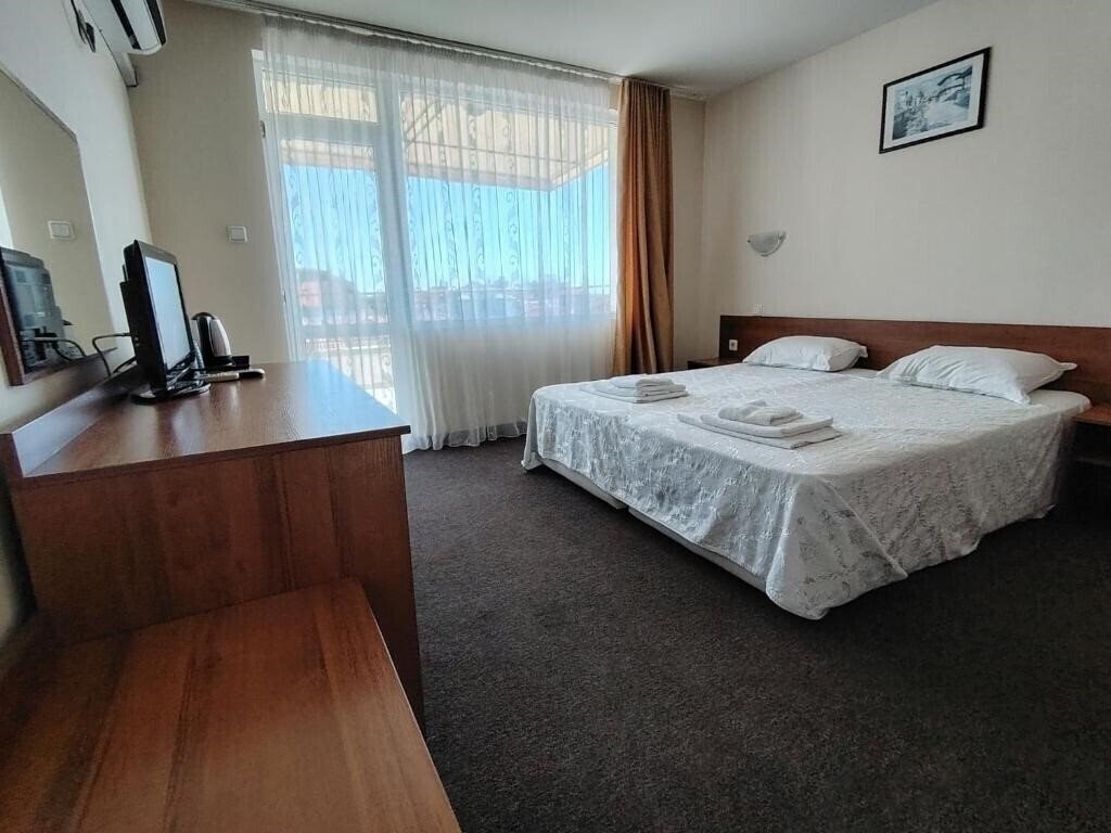 Територія Sandor Hotel 2*