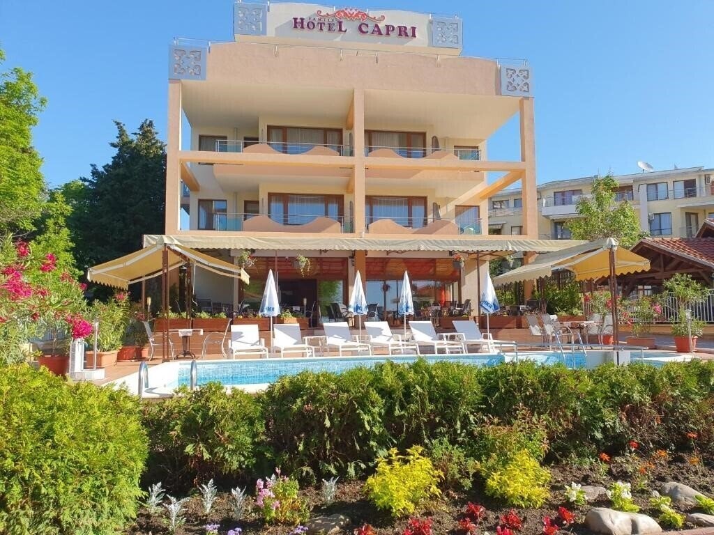 Отель Capri 3*