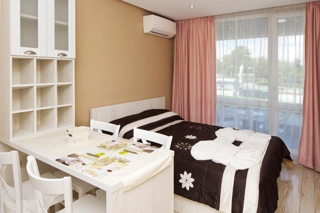 Фото Paradiso Aparthotel 4*