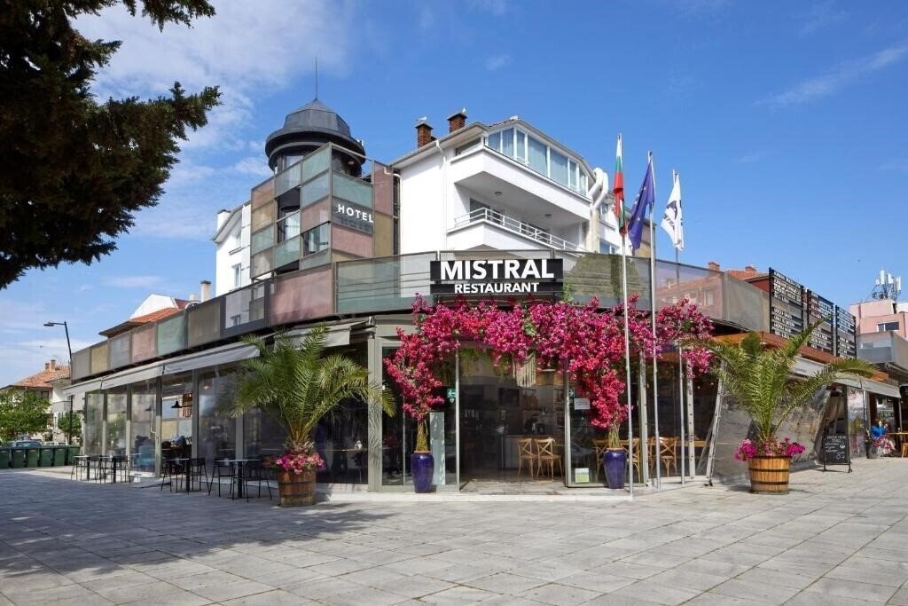 Отель Mistral 3*