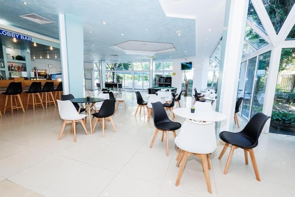 Территория Arsenal Hotel 2*