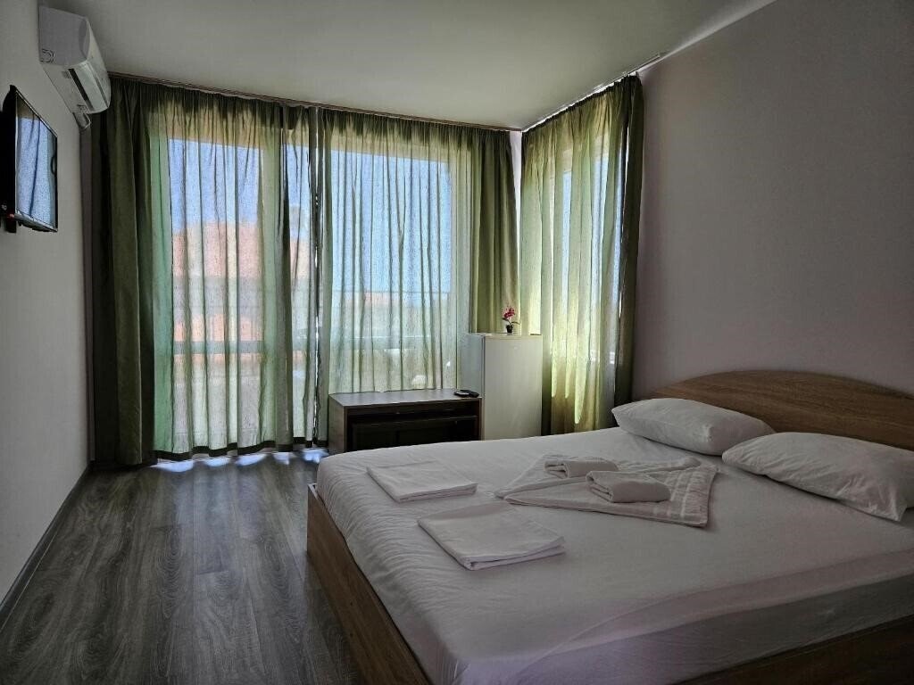 Вид Villa Manolovi 2*