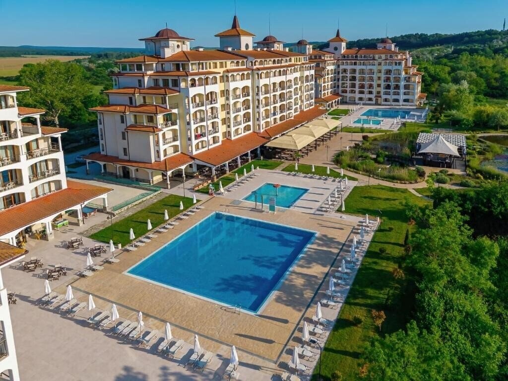Апартаменты Sunrise All Suite Resort 4*