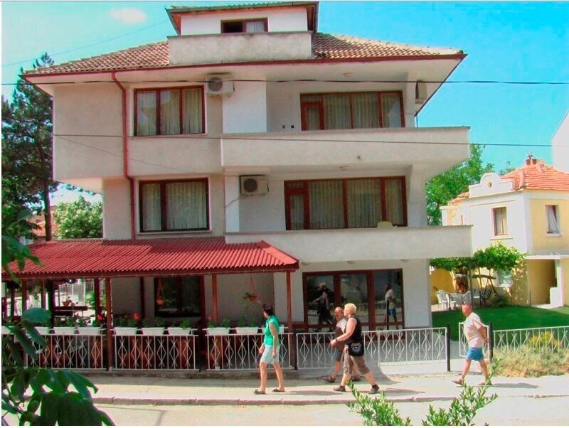 Готель Bunara 2*