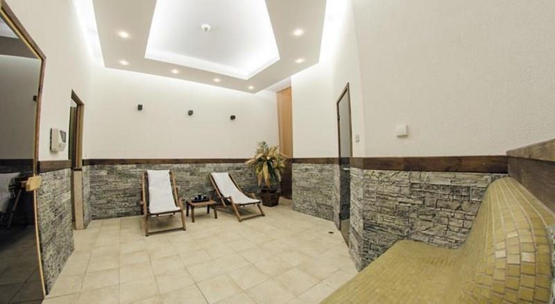 Апартаменти Family Apartments Green Life 4*