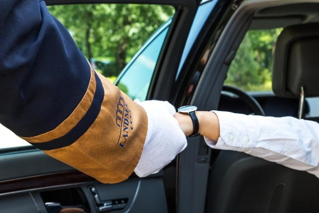 Апартаменти Landmark Creek Hotel 4*