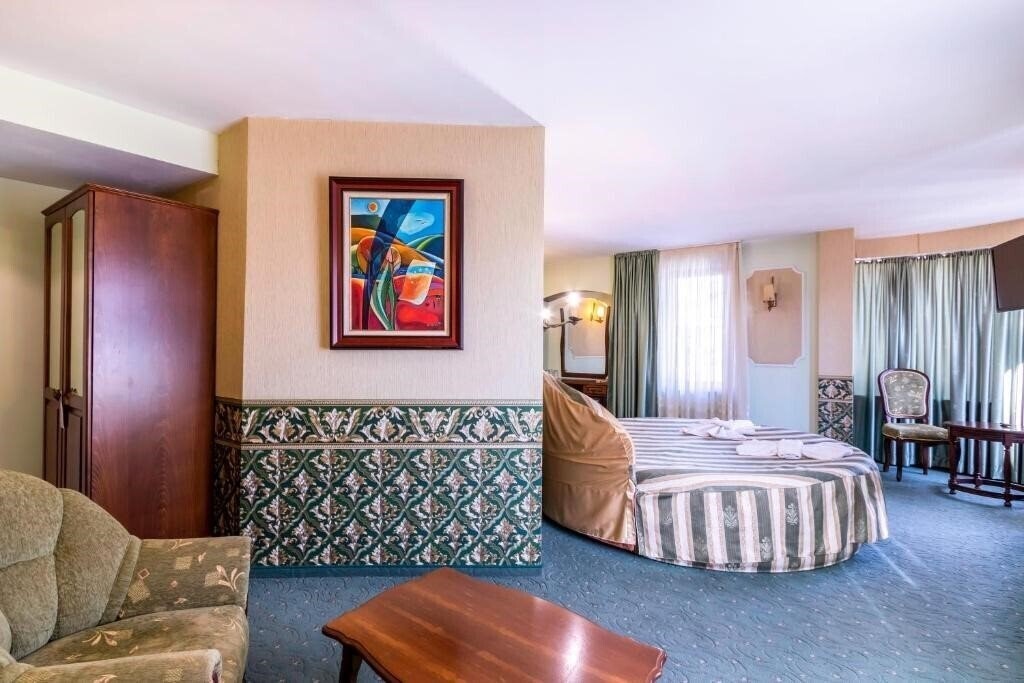 Территория Dafi Hotel Plovdiv 3*