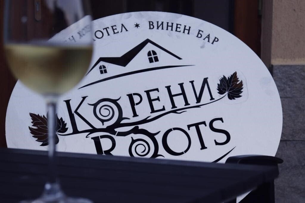 Вид Roots Hotel And Wine Bar 3*