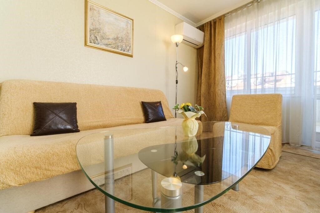 Территория Noviz Hotel 4*