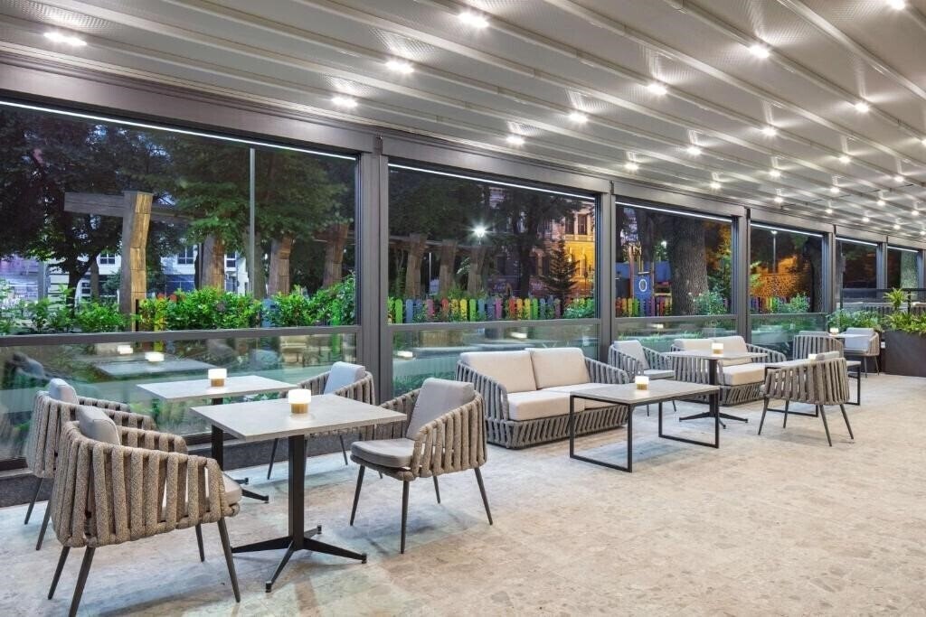 Апартаменты Doubletree By Hilton Plovdiv Center отель без категории