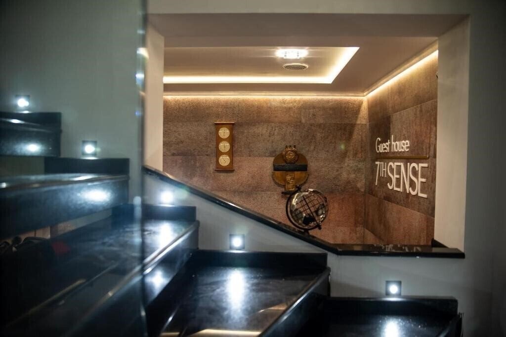 Апартаменти 7th Sense Boutique Guest House 3*
