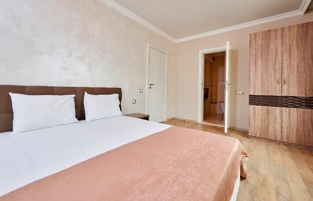 Панорама Boutique Rose Gardens 3*