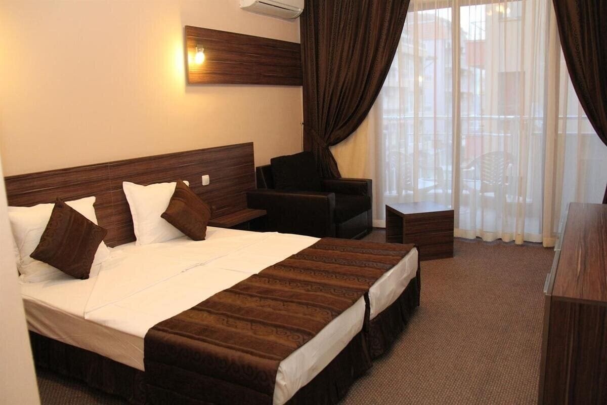 Апартаменты Coral Pomorie 3*