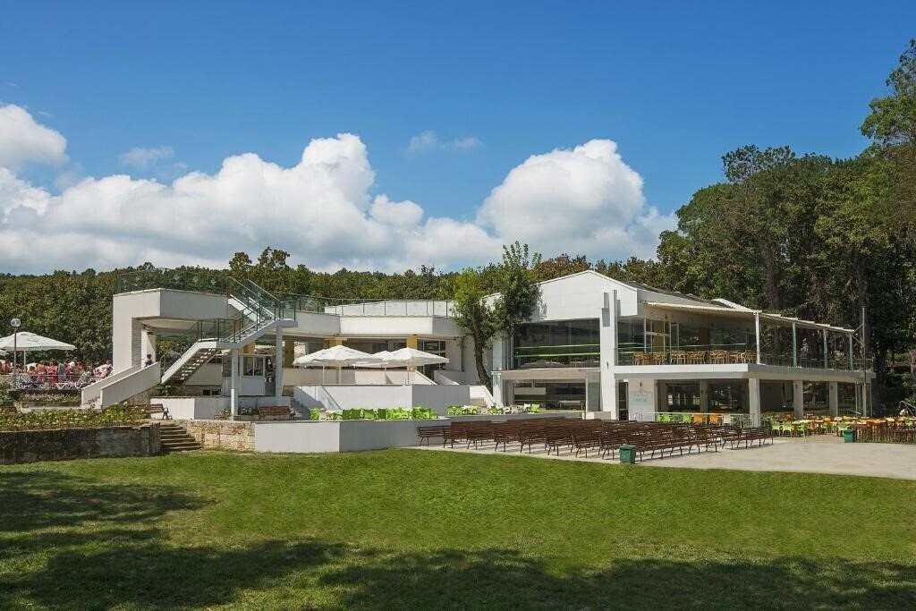 Вид Forest Beach 4*