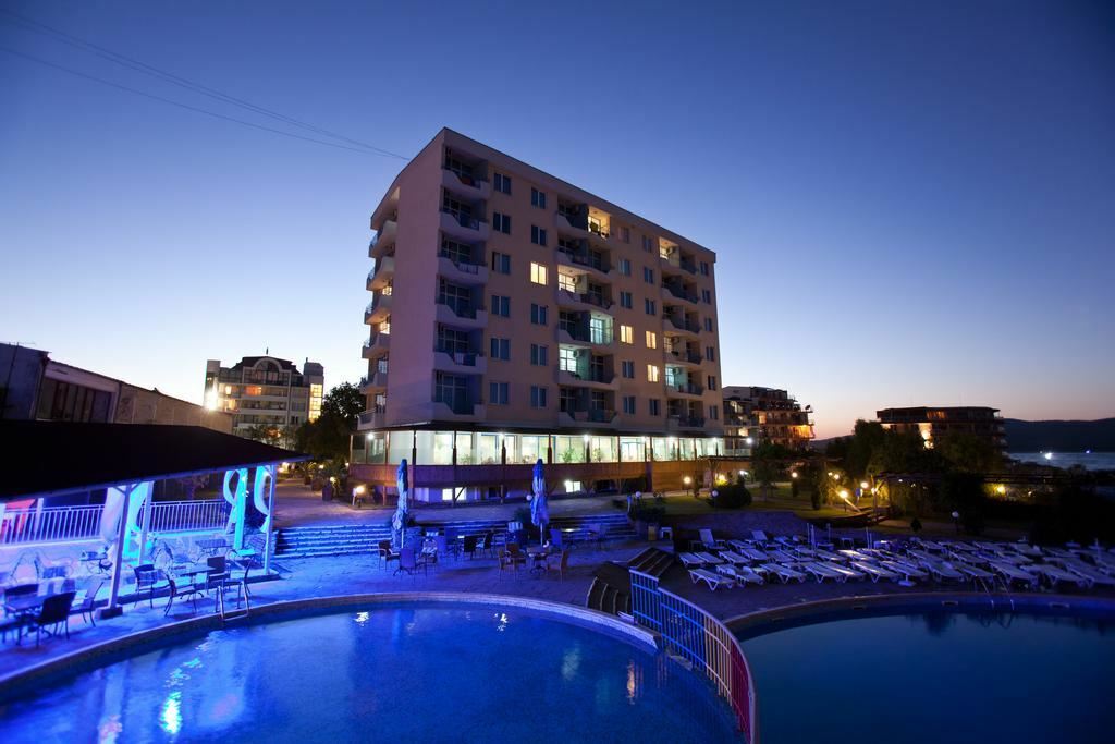 Отель Perla Beach Club (ex. Perla Beach I & II, Perla Beach Resort) 4*