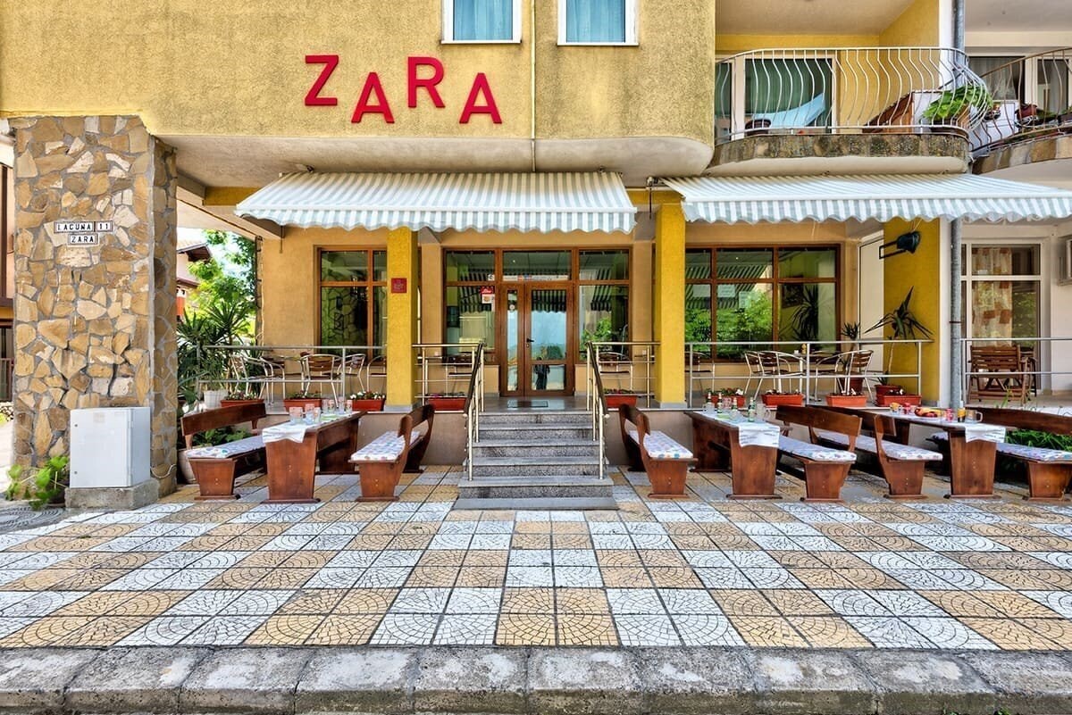 Отель Zara Guest House 2*